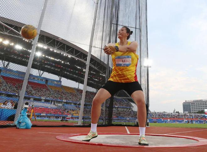 金牌+15！女篮五连胜夺冠 谷爱凌现身赛场“比心”